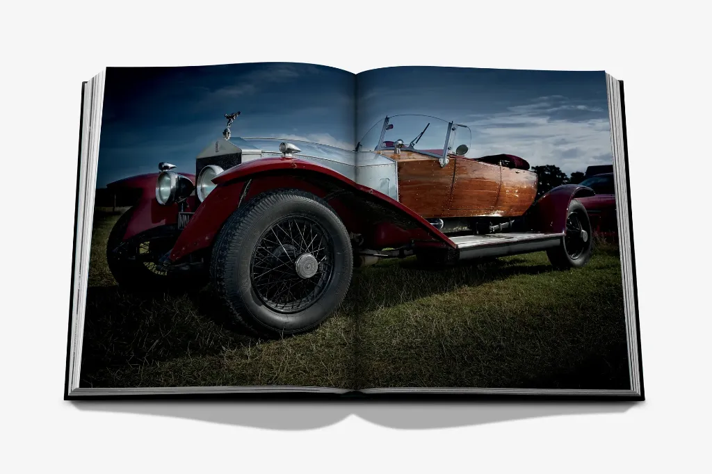 VINTAGE_CARS_SPREAD_GREY_1.webp