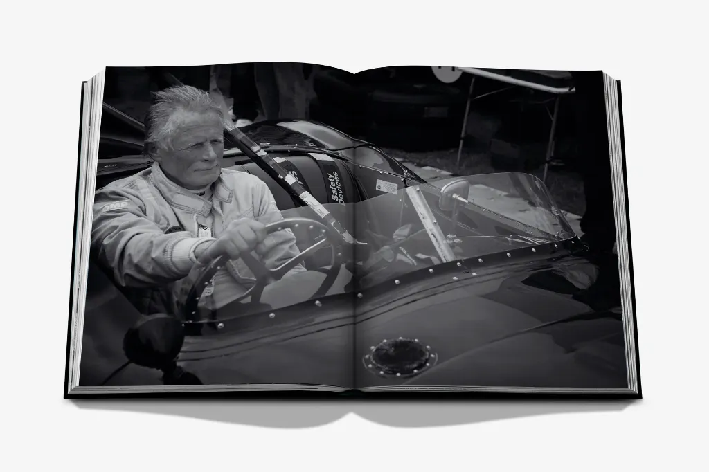 VINTAGE_CARS_SPREAD_GREY_8.webp